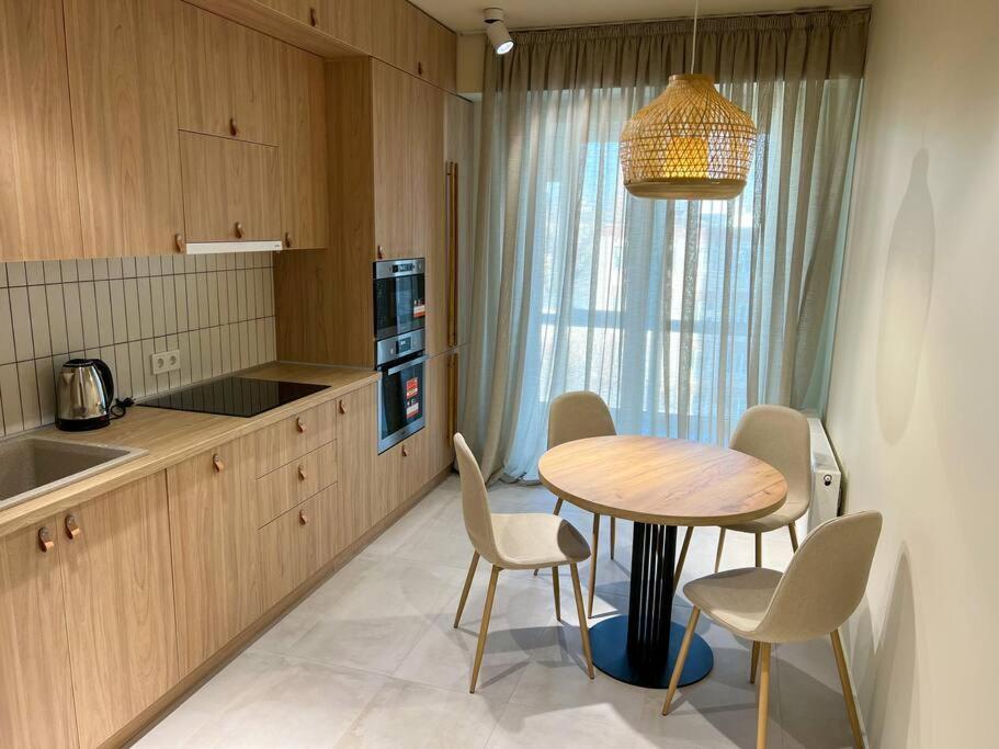 2 Bedroom On Ismail Corner Stefan Cel Mare, New Apartment, Chisinau Center! エクステリア 写真